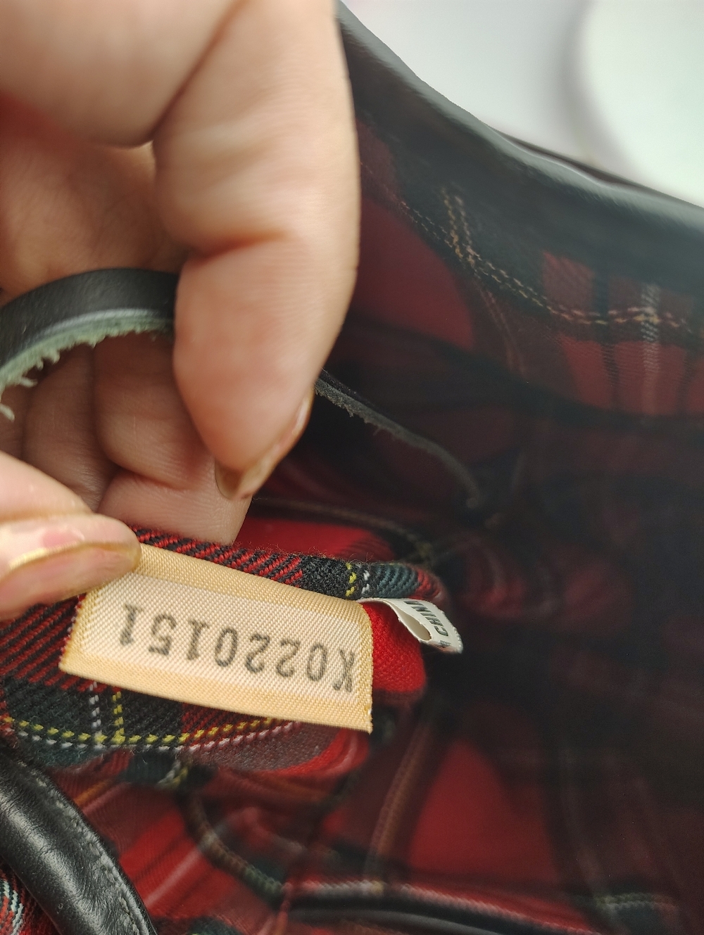 RARE Dooney & Bourke Schnauzer Design Black Bucket Bag In Red/Black/ Tartan - Picture 11 of 16